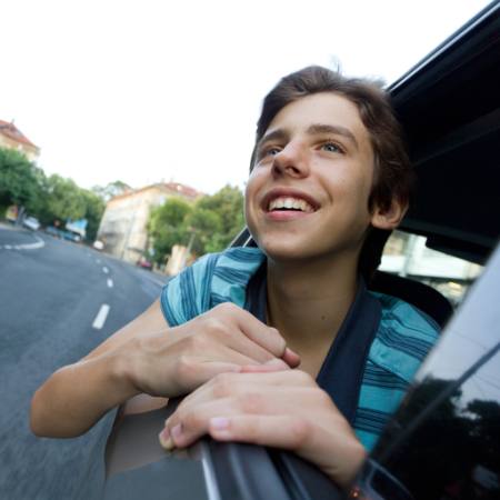 araba, pencere, çocuk, yol, gülümseme Grisho - Dreamstime