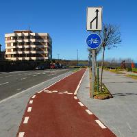 Bisiklet, yol, bina, işaret, bisiklet Ristinose - Dreamstime